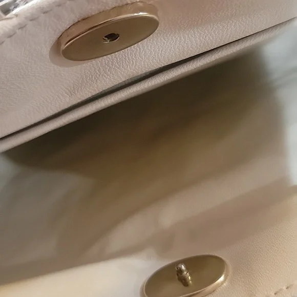 Vtg. WHITING & DAVIS MESH PURSE w/ Tortoise Lucite Handles - Picture 8 of 8